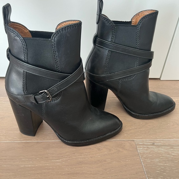 Coach Jackson Black Leather Heeled Boots Size 9.5 - Picture 3 of 8